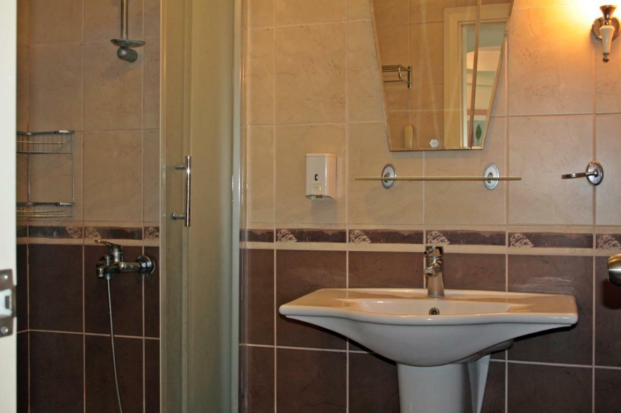 Costa Queen Suites Гюмбет Екстериор снимка